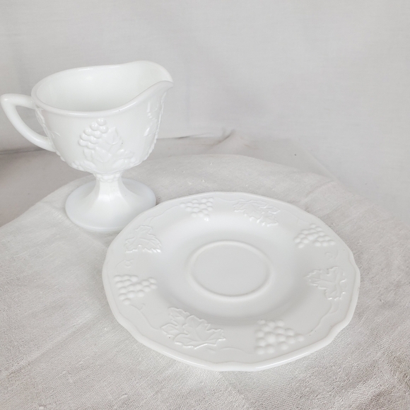 VTG Indiana Colony co Milk glass Harvest grape footed creamer / saucer - Picture 11 of 13